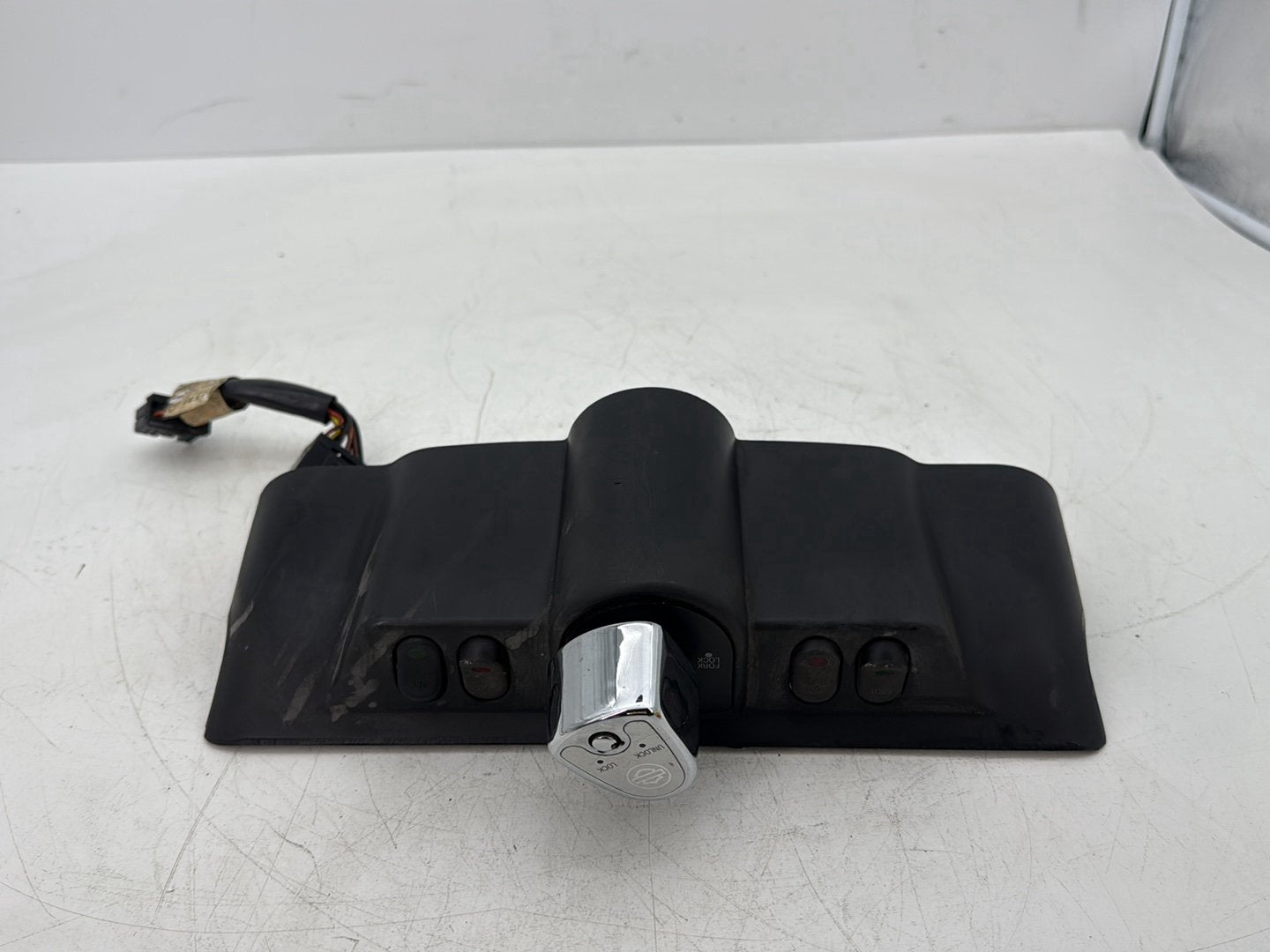 2007 Harley Touring FLHTCU Electra Glide Ultra OEM Dash Ignition Cap Switch Lockset NO Key