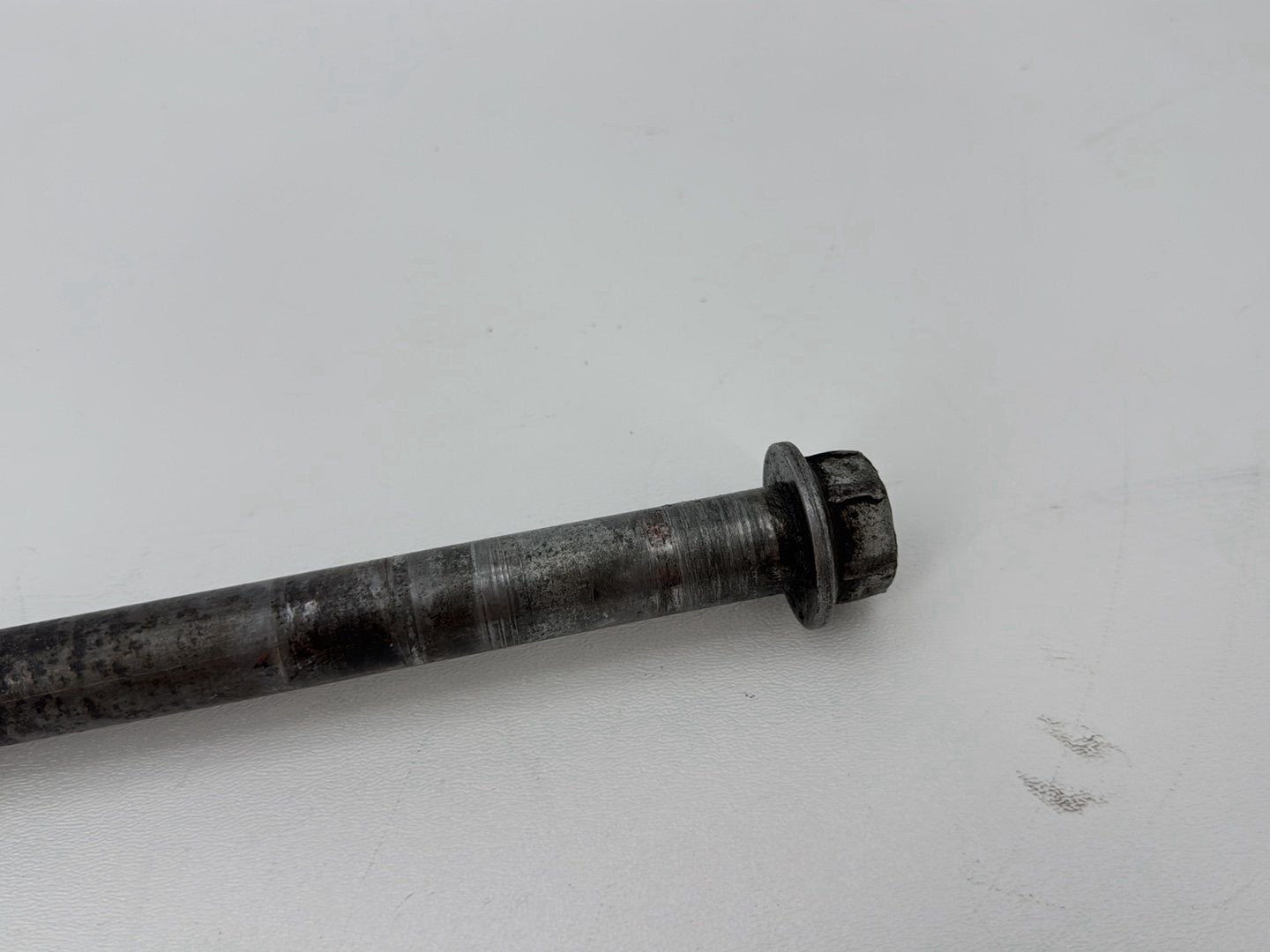 1999 - 2006 Harley-Davidson Touring Electra Glide Classic Rear Wheel Axle Bolt Shaft 41110-89