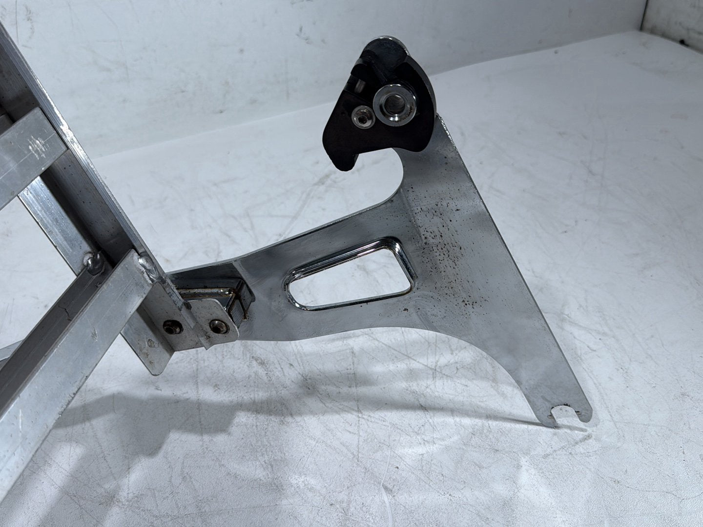 2008 Harley Dyna Fat Bob FXDF OEM Rear Sissy Bar w/ Backrest Cushion Pad