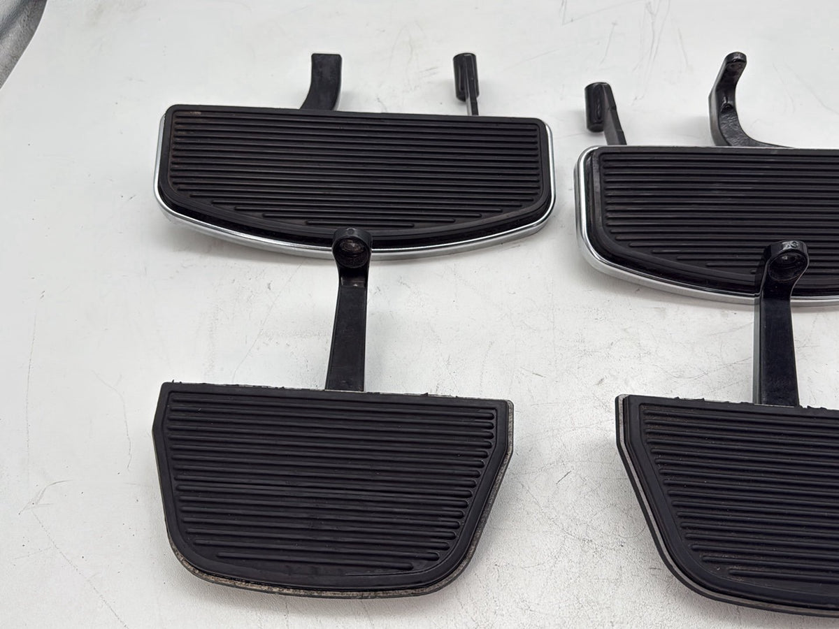 2006 Harley FLHTCI Electra Glide Classic OEM Driver & Passenger Floorboards