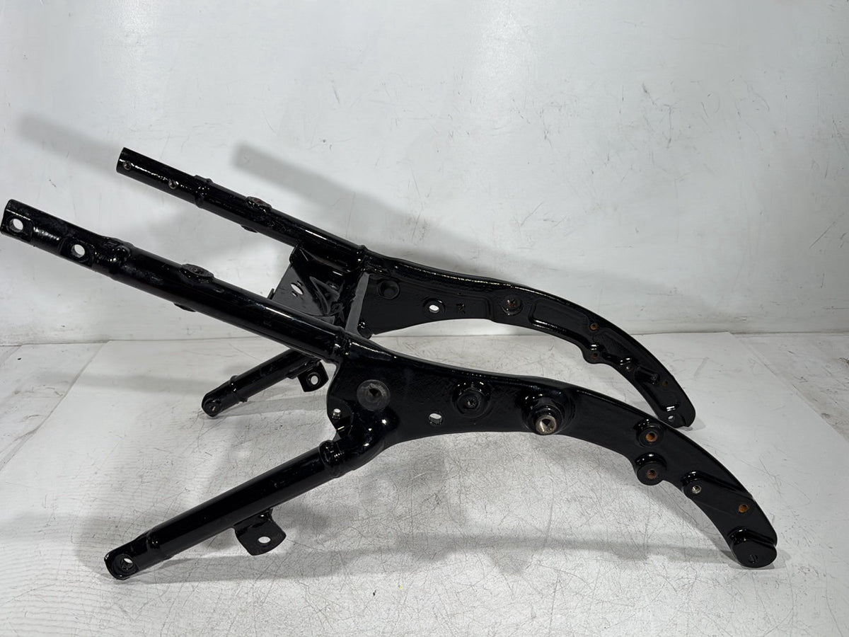 2018 Harley Road Glide Touring FLTRXS OEM Rear Back Sub Frame Rail Bar 48079-09BHP