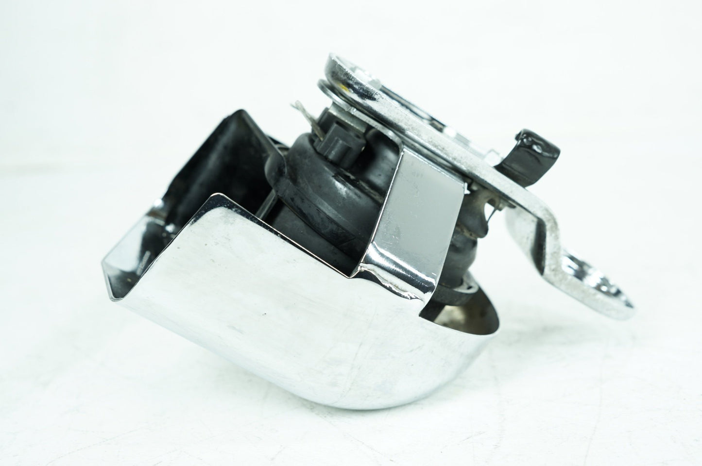 2007 - 2016 Harley-Davidson Touring CVO Electra Screamin Eagle Horn Signal Klaxon Chrome Cover 69060-90F