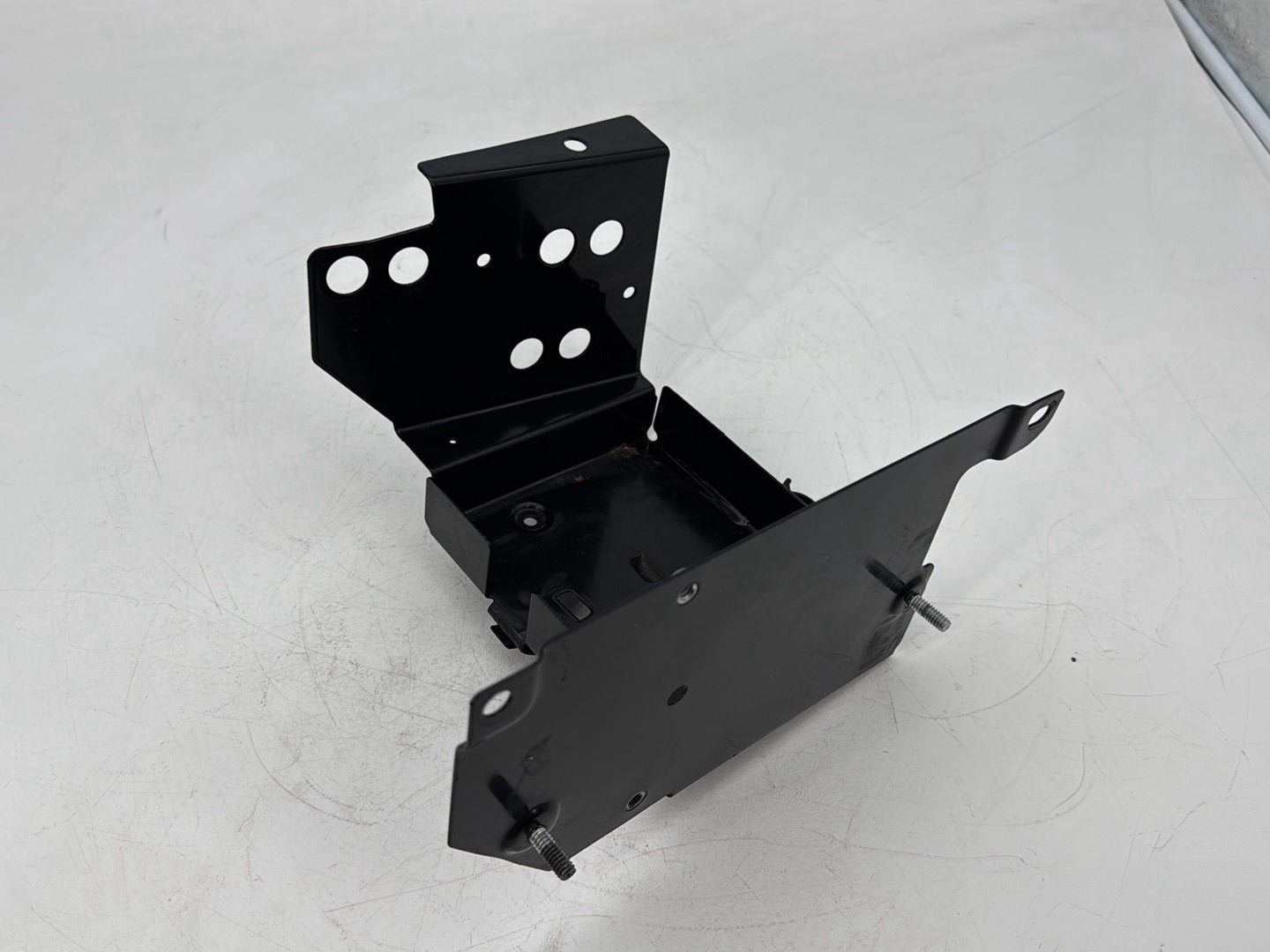 1999 - 2006 Harley-Davidson Touring Electra Glide Classic Battery Tray Bracket Holder Carrier 66281-01