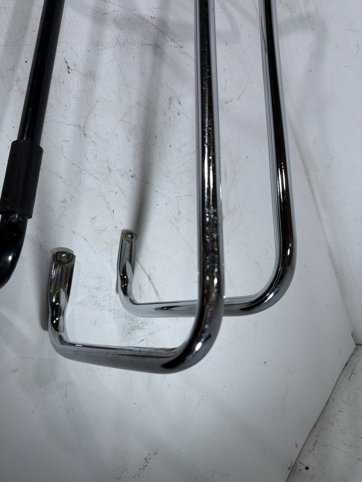 91 Harley Electra Glide Touring Classic OEM Rear Right Saddlebag Guard Rails Bar