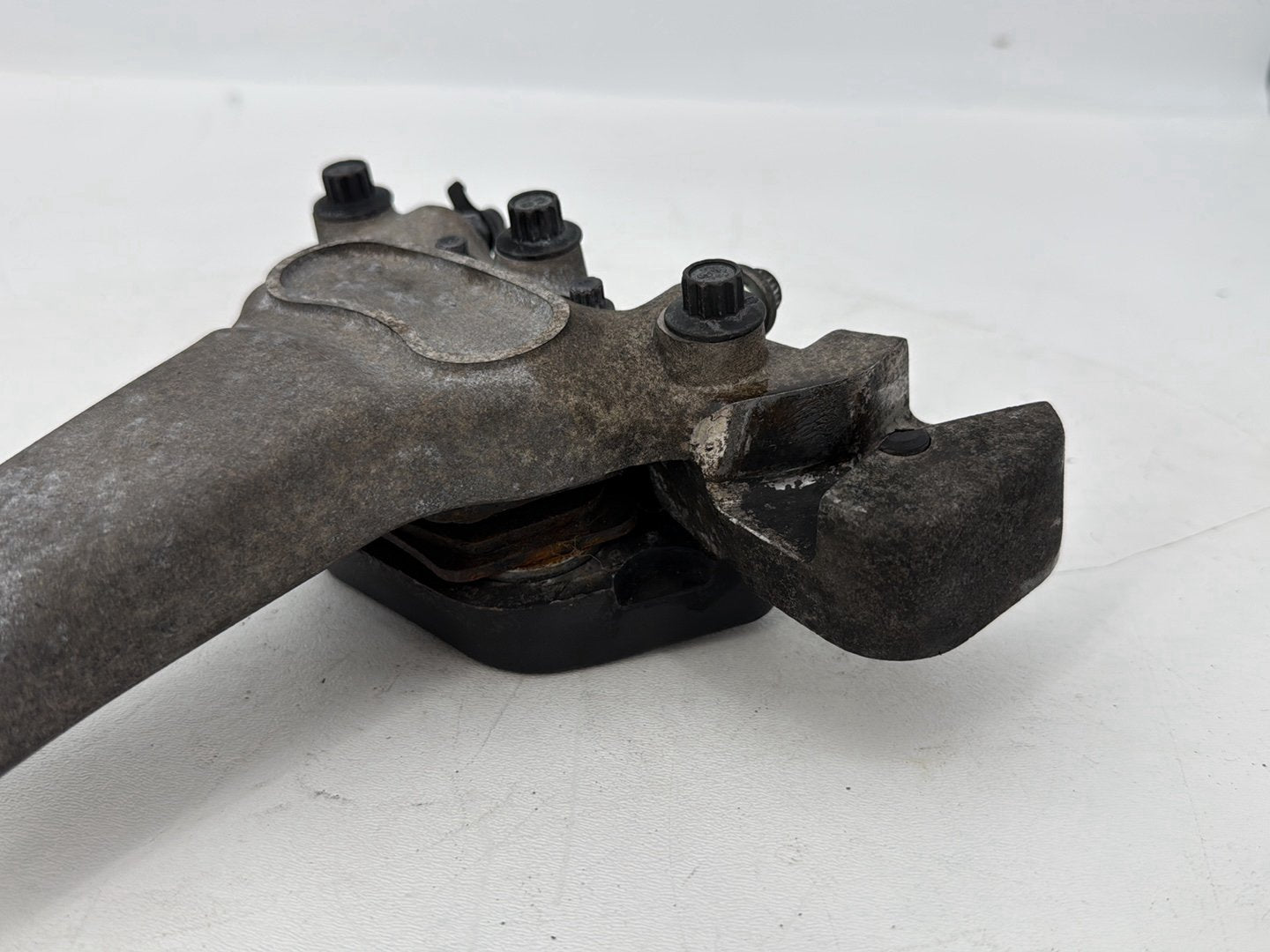 1999 - 2006 Harley-Davidson Touring Electra Glide Rear Back Brake Caliper 	44080-02C