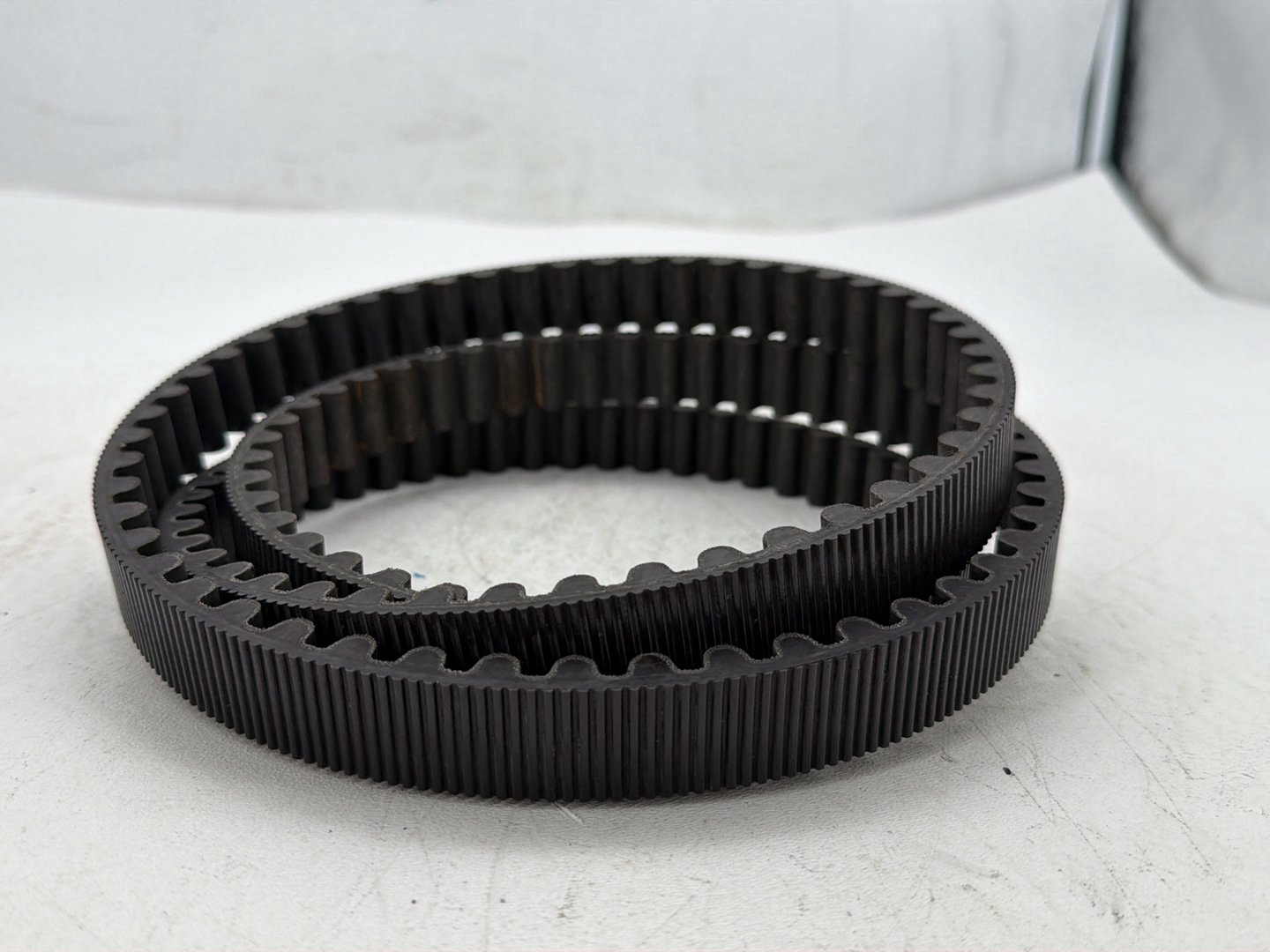 2013 Harley Street Glide Touring FLHX OEM Rear Drive Belt 40024-07 137T 1"