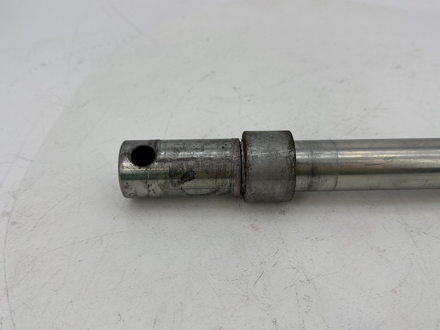 1999 - 2006 Harley-Davidson Touring CVO Screamin Eagle Road King Front Wheel Axle Bolt Shaft 43364-00
