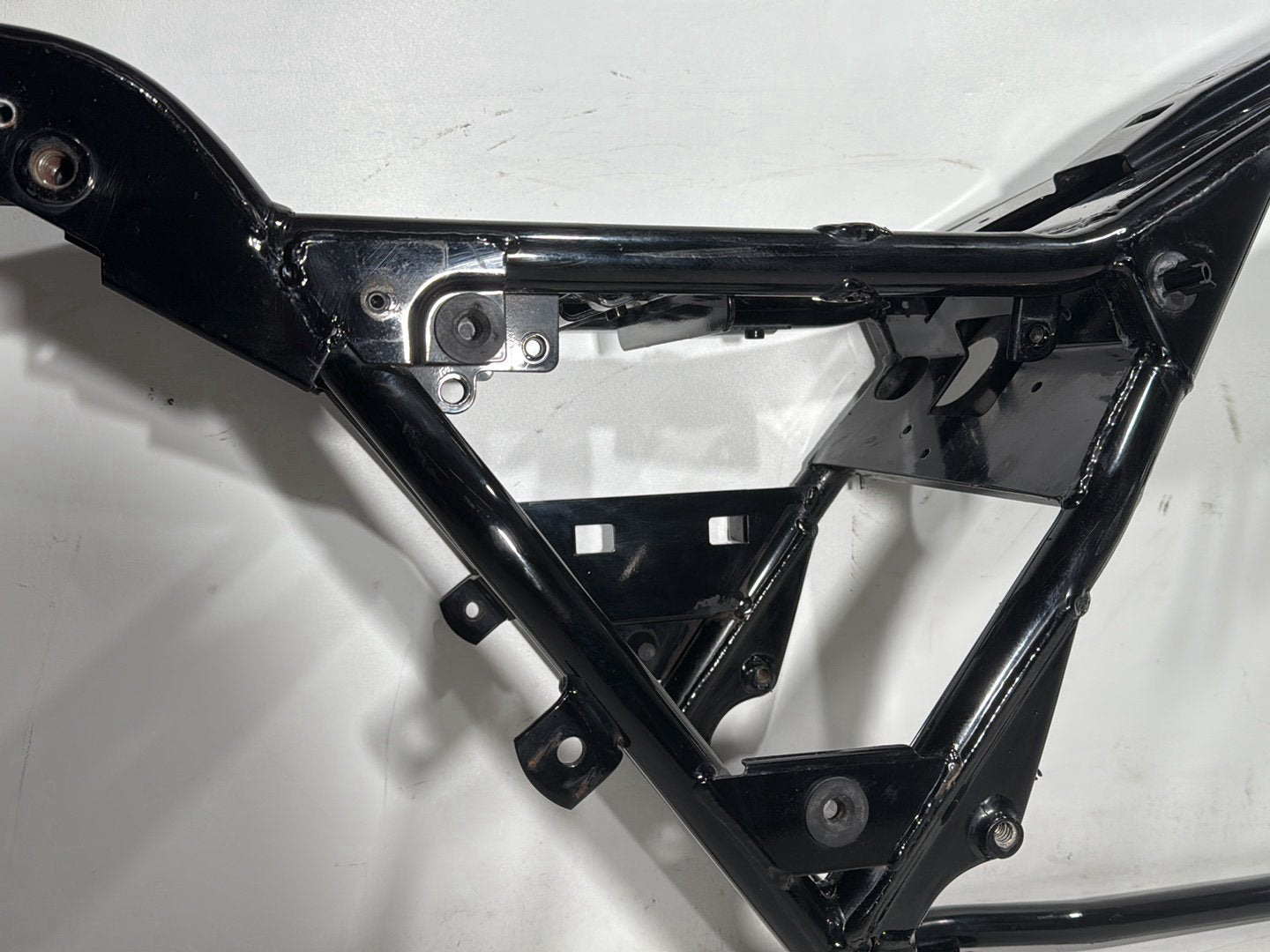 2007 Harley Street Glide Touring FLHX OEM Body Main Frame Chassis SLVG