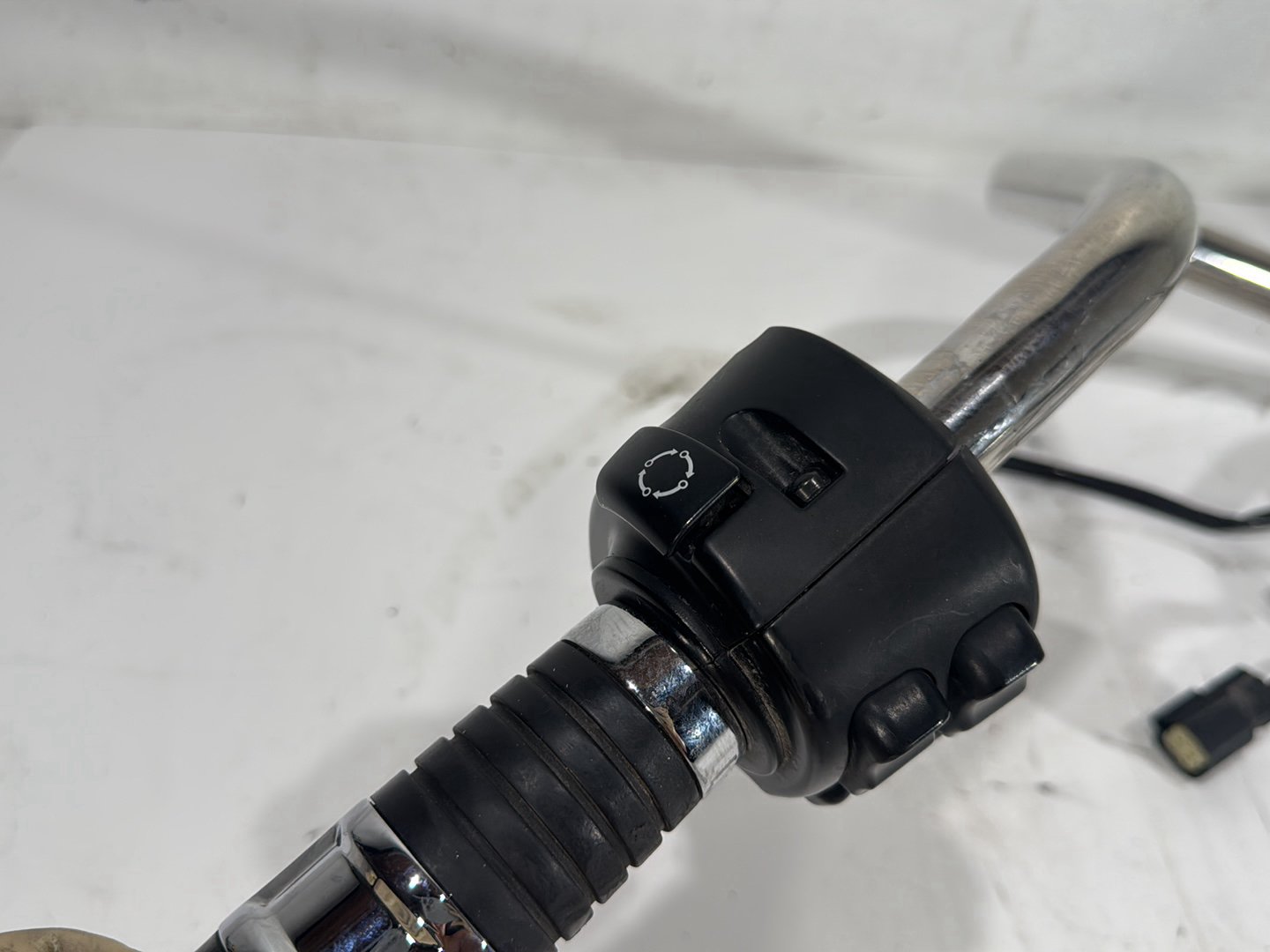 2015 Harley Electra Glide Touring Ultra Low OEM Handlebars Left Right Switches Controls