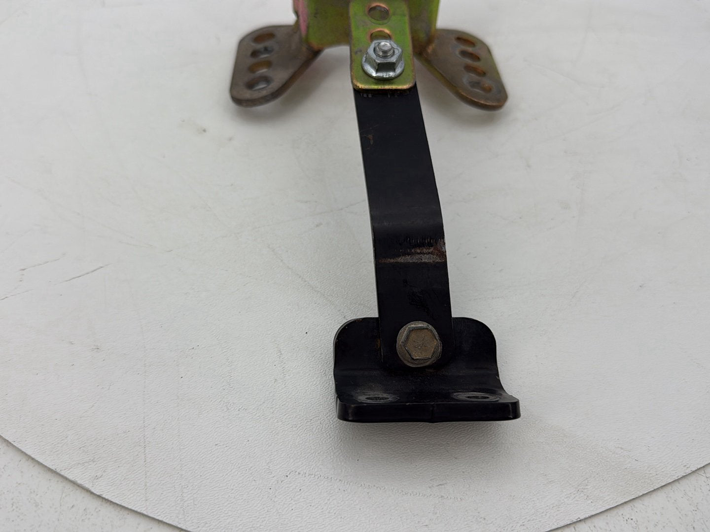2007 - 2011 Harley-Davidson Touring Electra Glide Ultra Front Driver Rider Backrest Bracket Mount 52589-09A