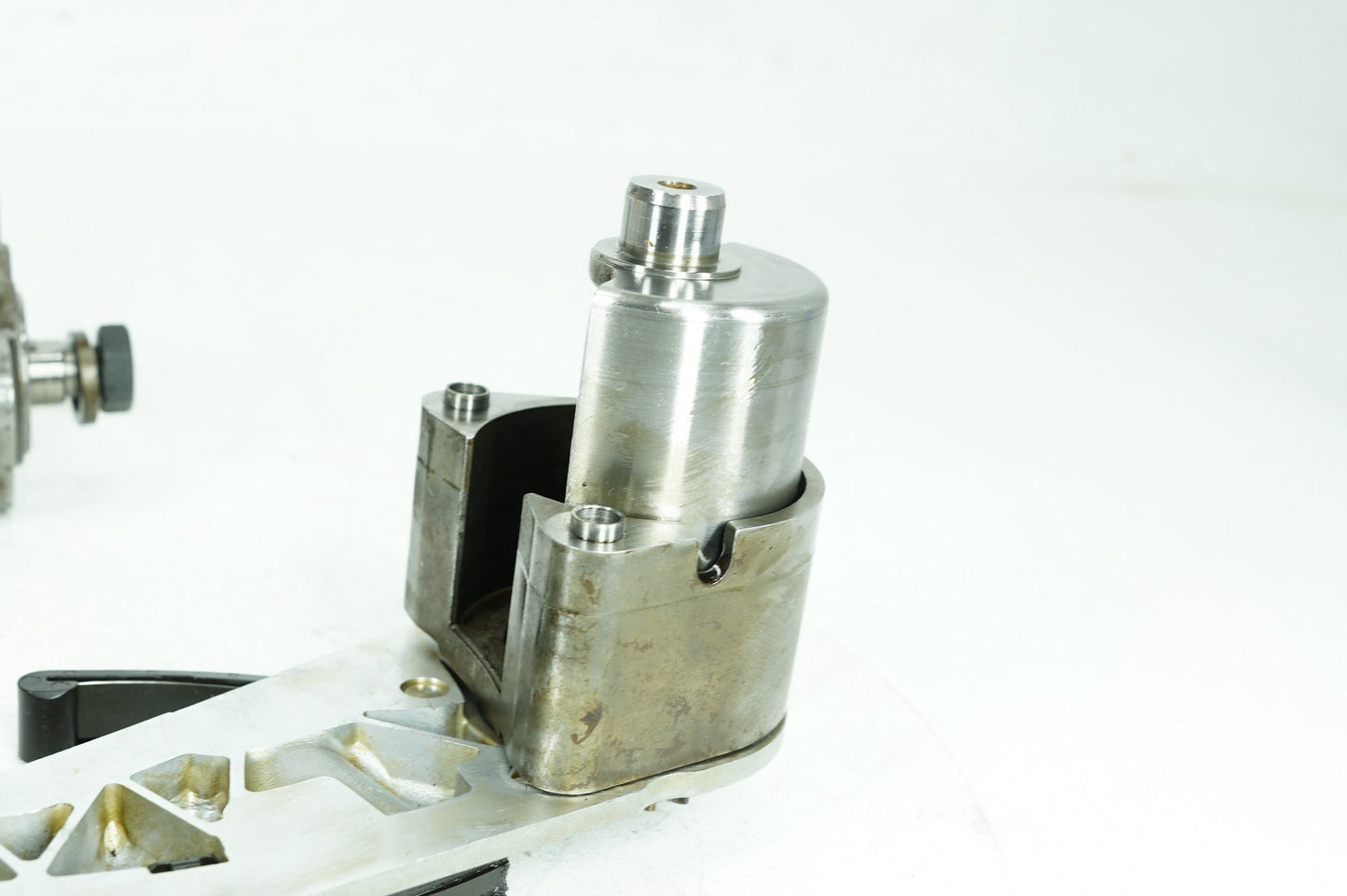 1999 - 2006 Harley-Davidson Softail Heritage Classic Engine Motor Lower Timing Chain Guide 14715-00