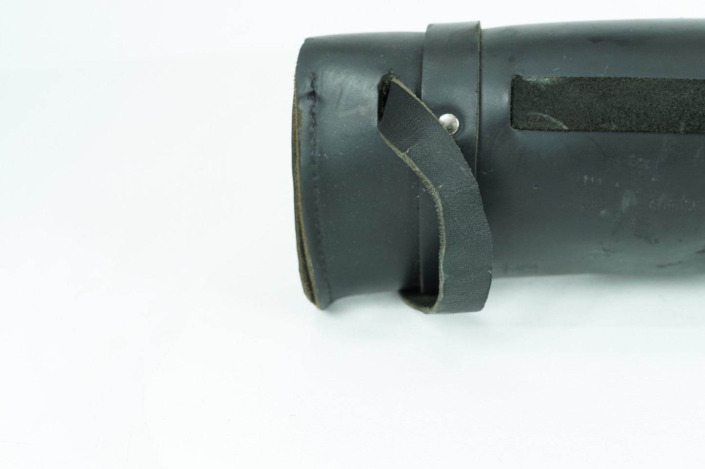 1999 - 2006 Harley-Davidson Dyna Wide Glide Front Onboard Tool Bag Leather Storage Aftermarket