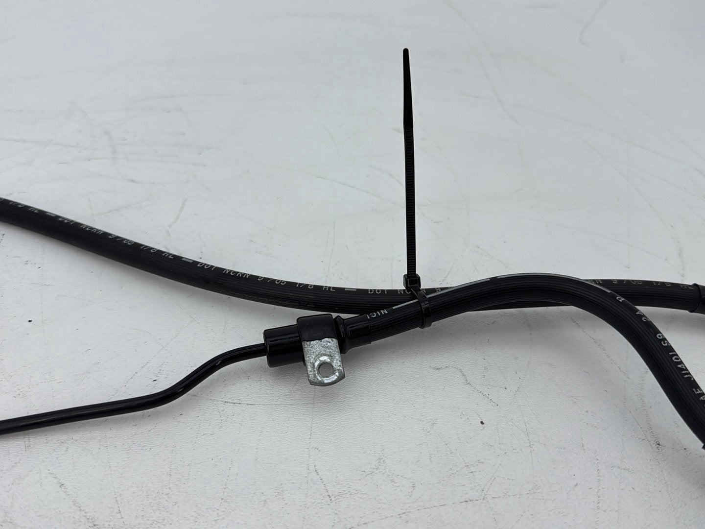 2004 - 2013 Harley-Davidson Sportster 1200 Custom Front Brake Hose Line Pipe 45449-04