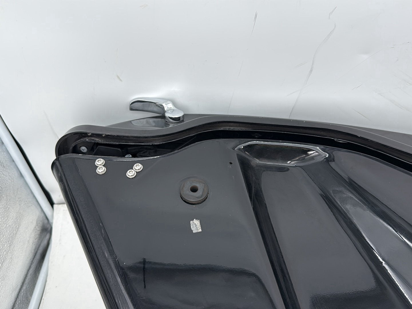 2008 Harley Electra Glide Touring Ultra FLHTCUI OEM Right 1 Saddlebag Luggage NO Key