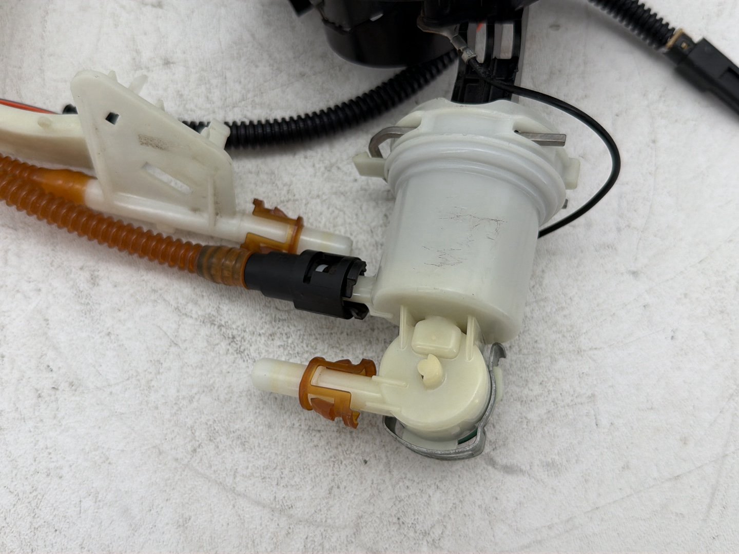 2014 Harley Street Glide Touring FLHXS OEM Fuel Pump Gas Gasoline Petrol Sending