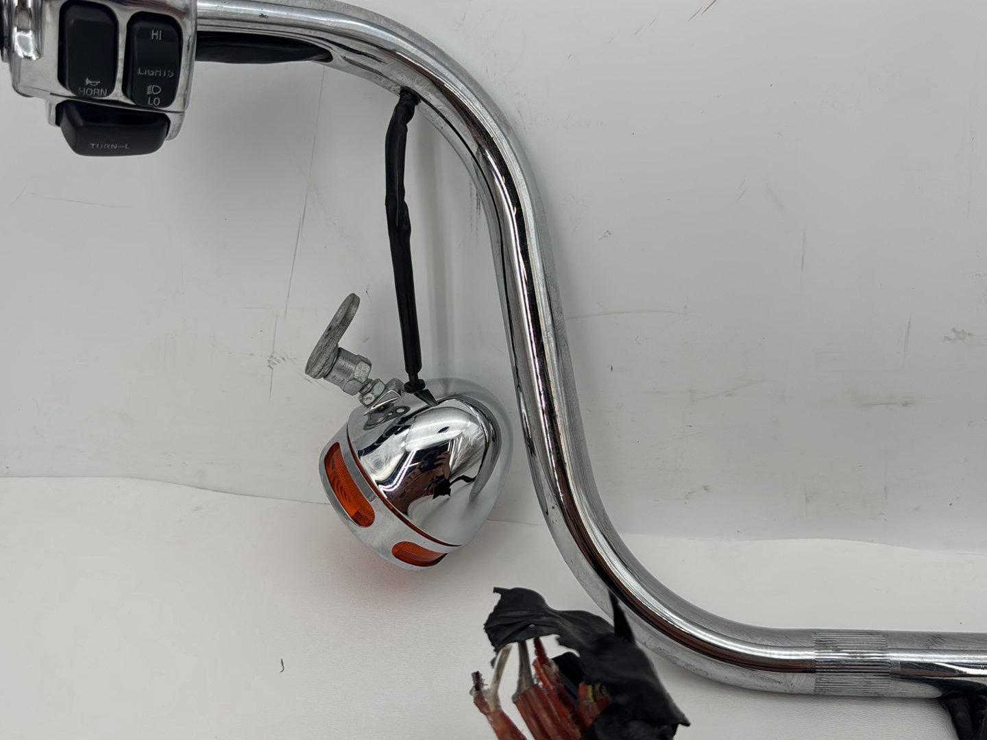 1999 - 2006 Harley-Davidson Dyna Wide Glide Handlebars Left Right Switches Controls 56079-93