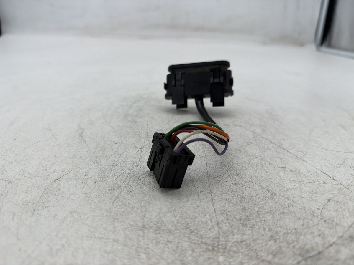 13 Harley Street Glide Touring FLHX OEM Dash Indicator Lamp Wire Plug 68789-96A