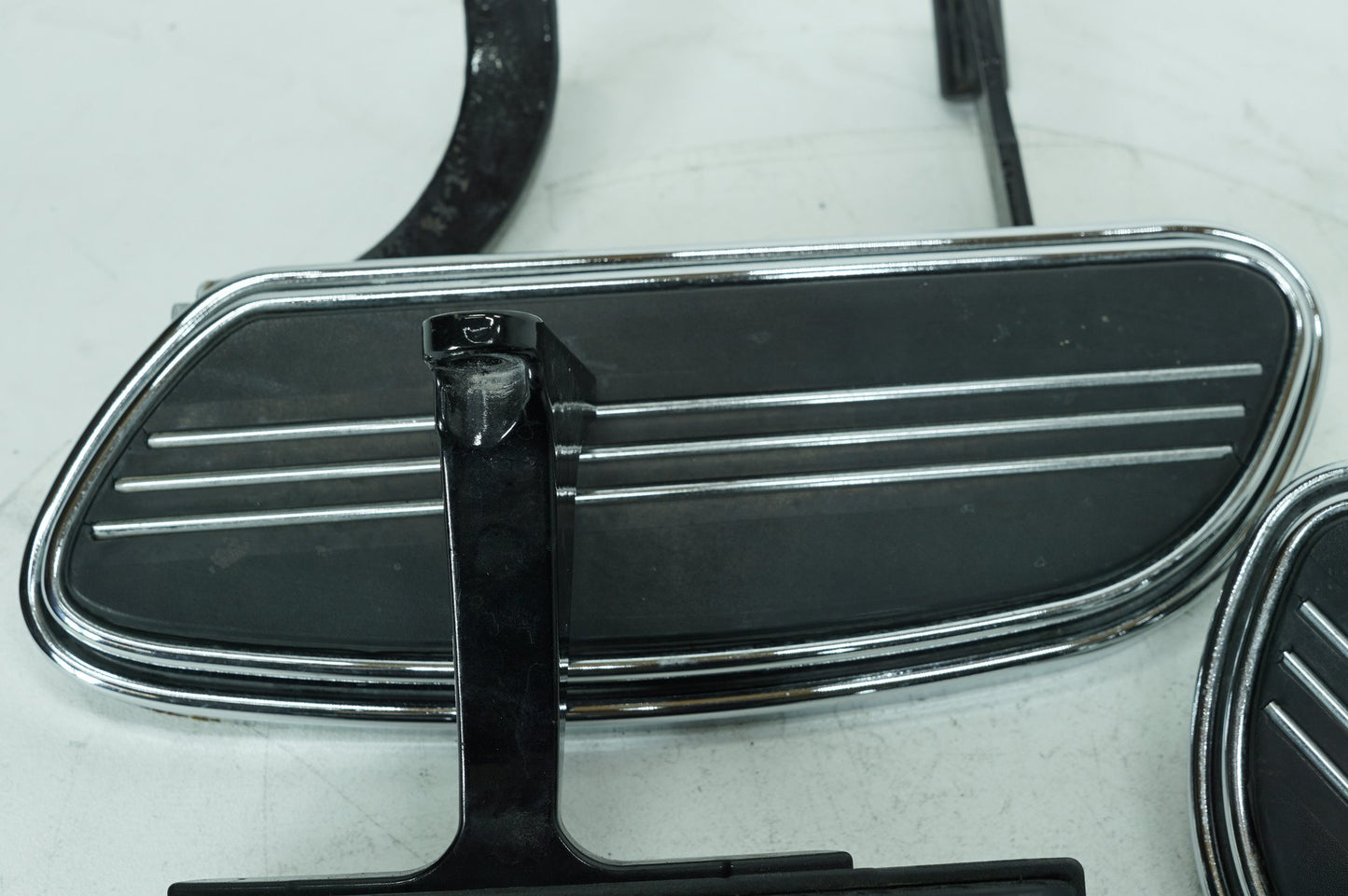 2007 - 2011 Harley-Davidson Touring Street Glide Left Right Driver & Pass Floorboard Foot Rest 50683-04