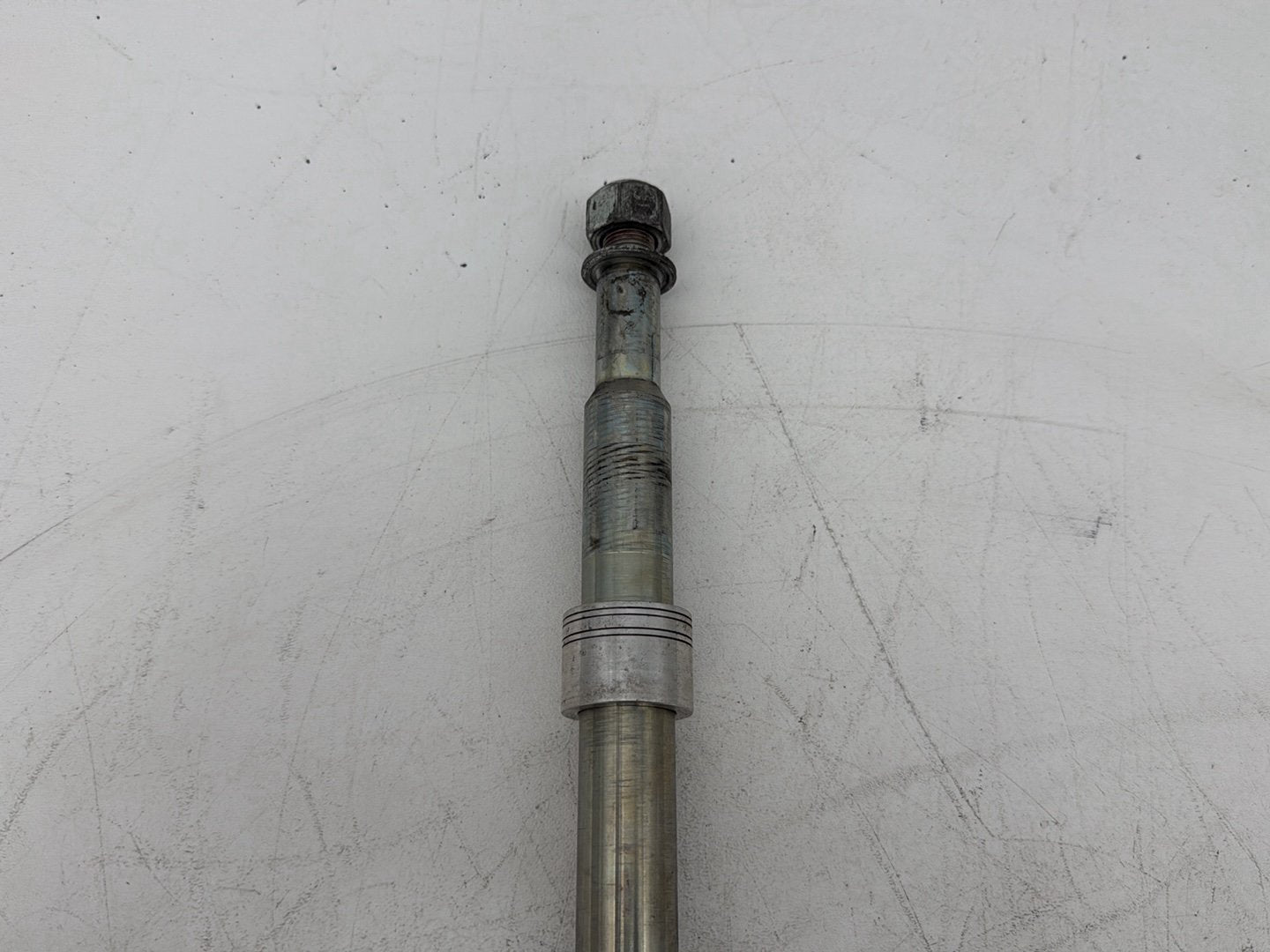 2013 Harley Electra Glide Touring Ultra FLHTCUI OEM Front Wheel Axle Bolt Shaft