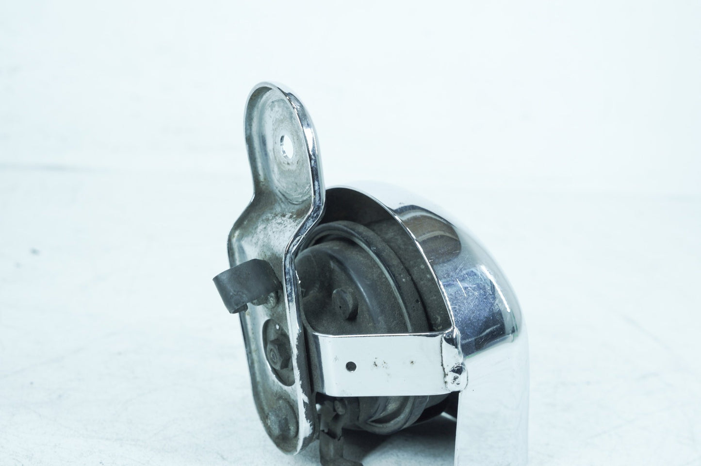 2001 Harley Dyna FXDXT Super Glide T-Sport OEM Horn Signal Klaxon Chrome Cover
