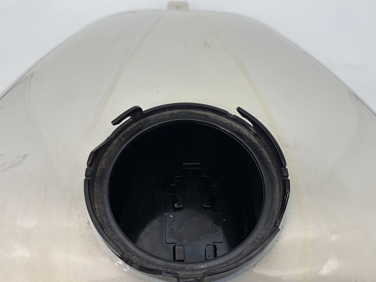 2015 Harley Touring FLHXS Street Glide OEM Fuel Gas Tank Gasoline Reservoir