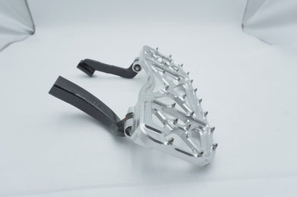1999 - 2006 Harley-Davidson Touring Electra Glide Right Driver 1 Floorboard Foot Rest Aftermarket MX Style Wide Billet
