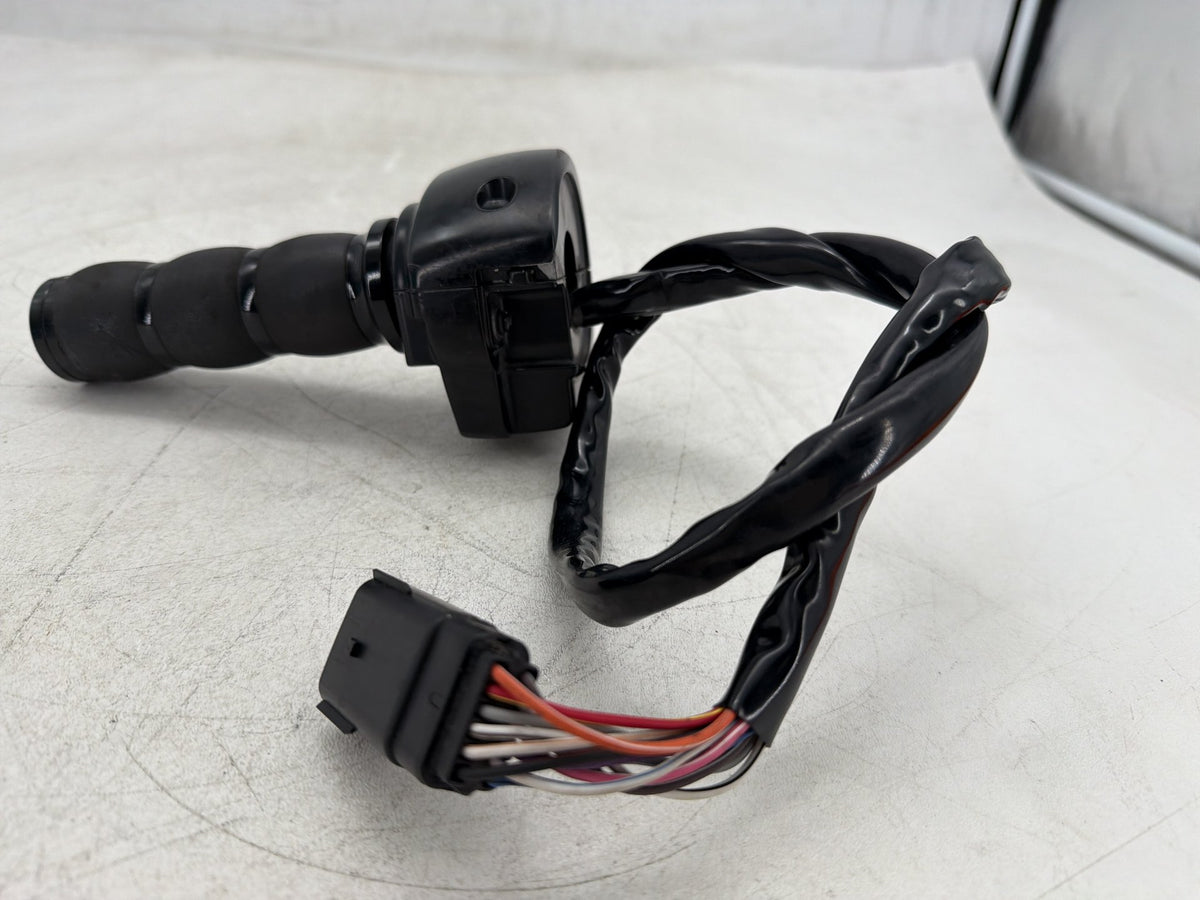 2013 Harley Electra Glide Touring OEM Right Engine Start Kill Switches Controls