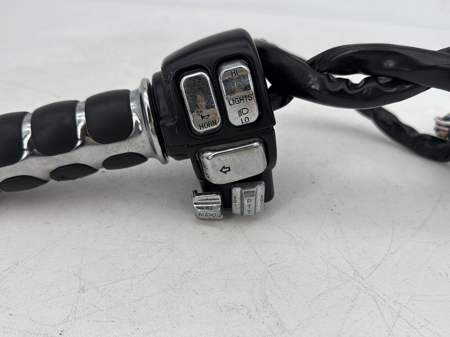 2007 - 2012 Harley-Davidson Touring Electra Glide Ultra Left Turn Signal Headlight Switches Controls 71685-06
