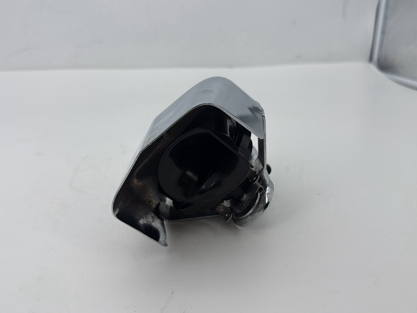 2003 Harley Sportster XL1200C 1200 Custom Anniversary OEM Horn Signal Klaxon Chrome Cover