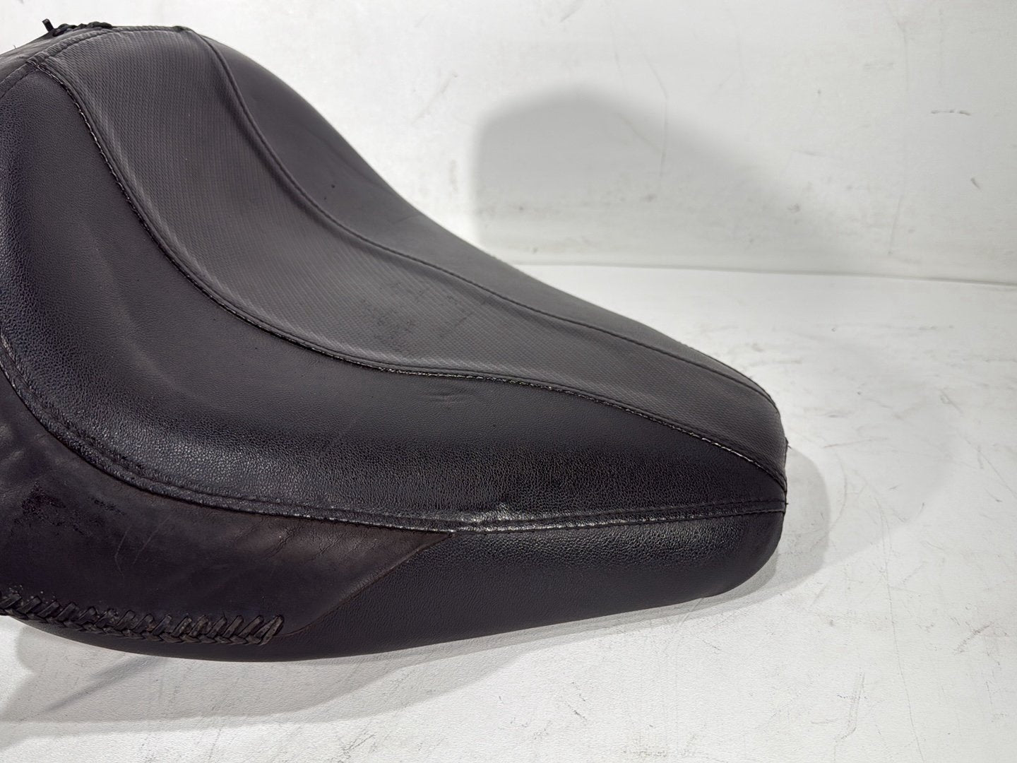 1997 Harley Softail Fat Boy FLSTF OEM Rider Driver Solo Seat Pillion 52217-90C