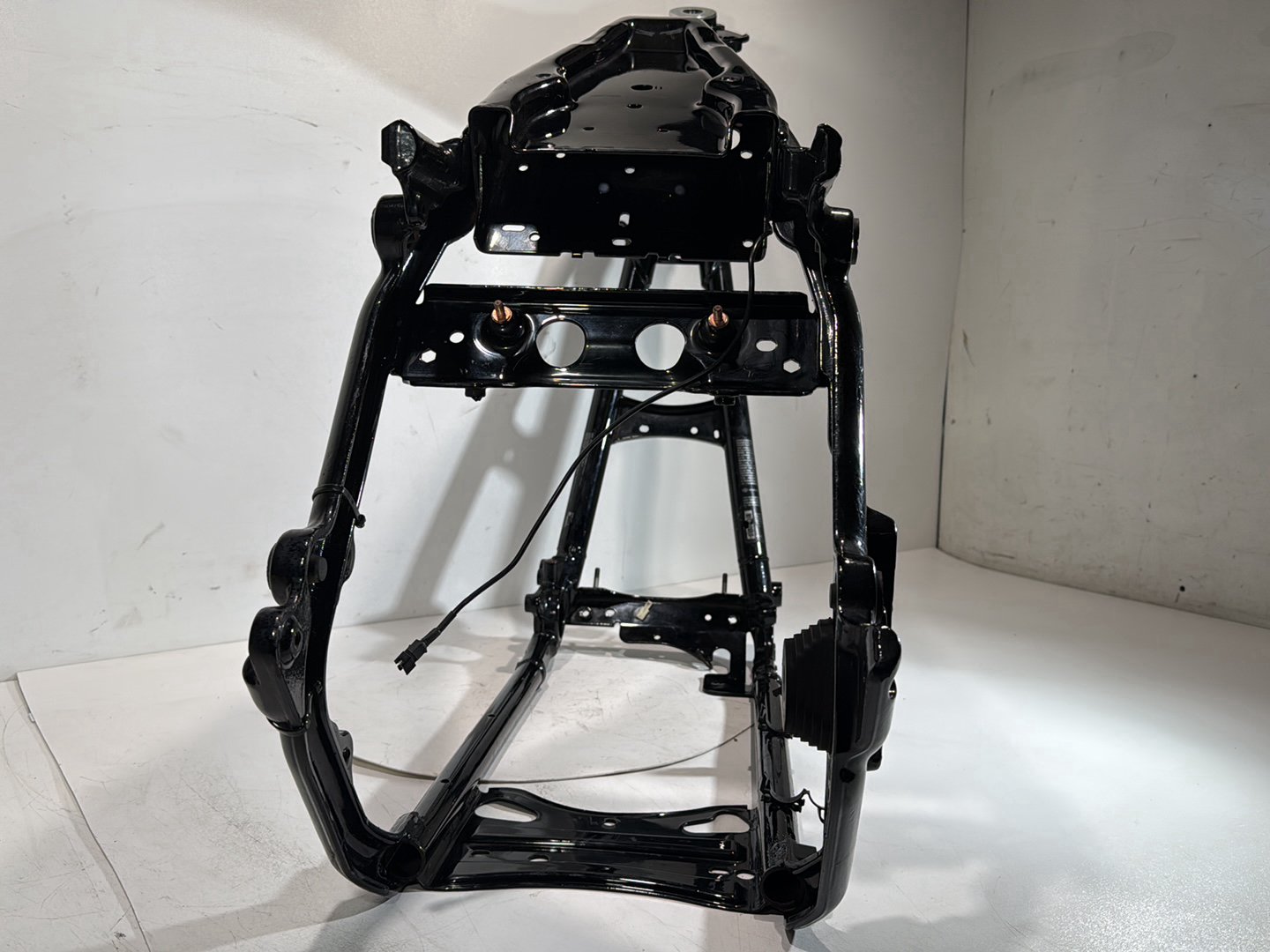 2008 - 2016 Harley-Davidson Touring Street Glide Body Main Frame Chassis SLVG 47900-11BHP