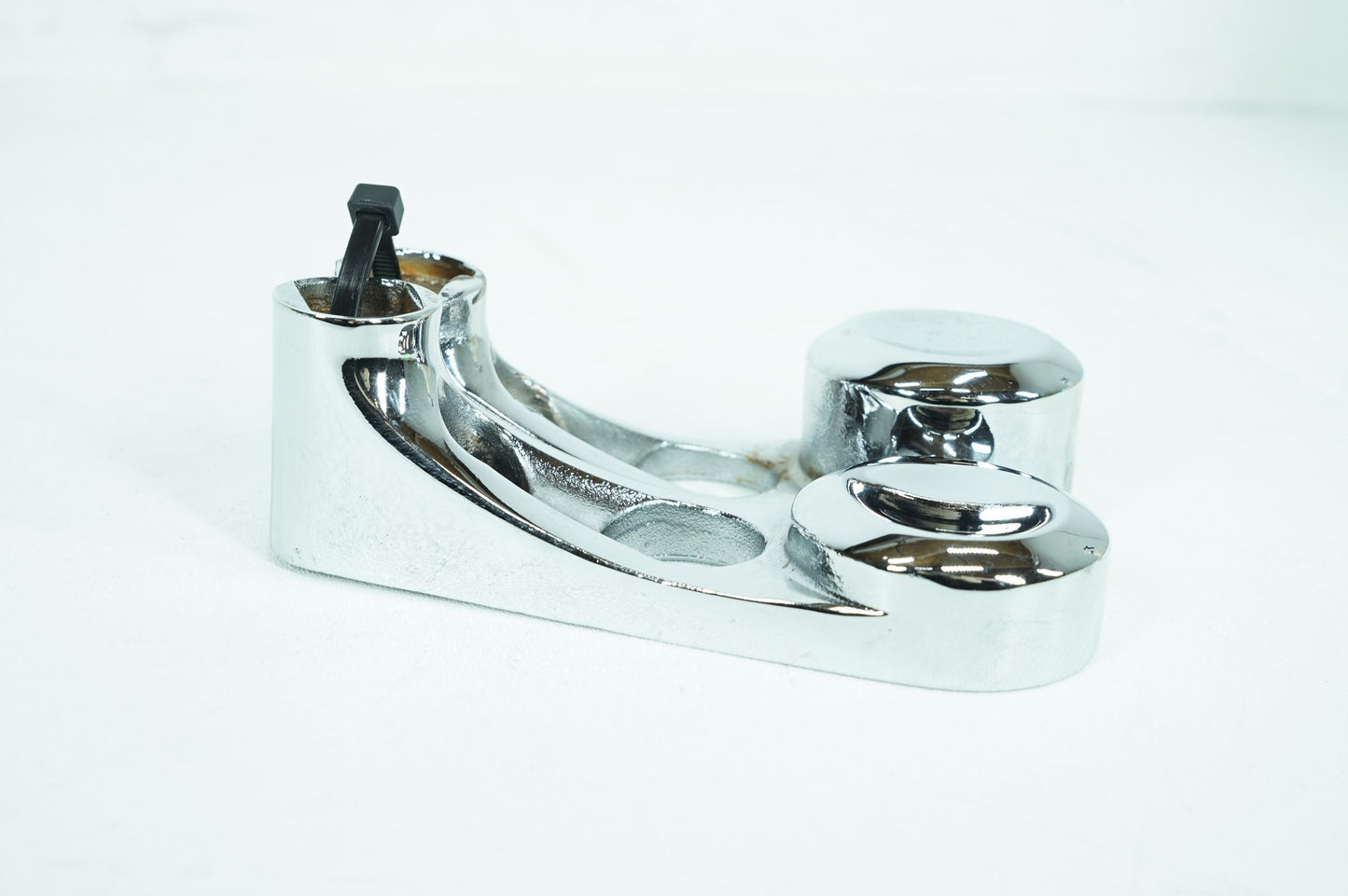 1999 - 2006 Harley-Davidson Softail Heritage Left Driver Footpeg Bracket Mount