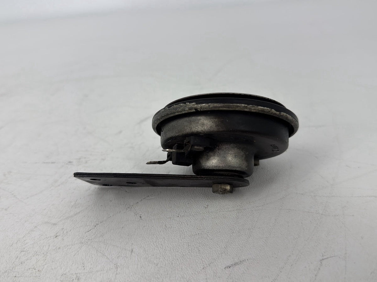 2005 Harley Sportster XL883C 883 Custom OEM Signal Horn Klaxon Beep 69043-96B