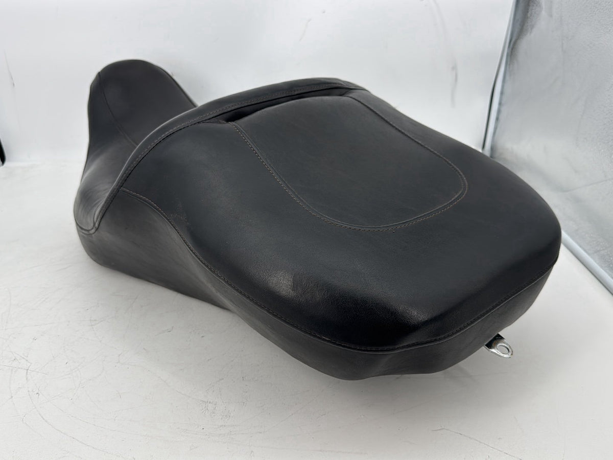 08 Harley Touring Electra Glide OEM Passenger Rider Driver Seat Saddle * TORN *