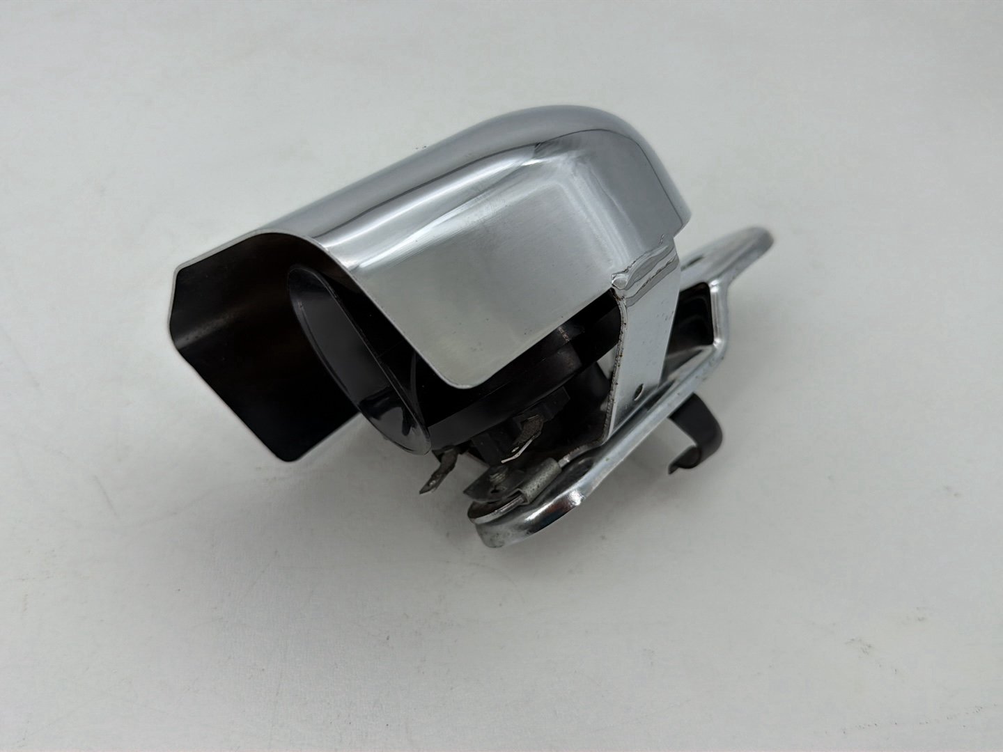 1999 - 2006 Harley-Davidson Touring Road King Horn Signal Klaxon Chrome Cover  	69012-93A