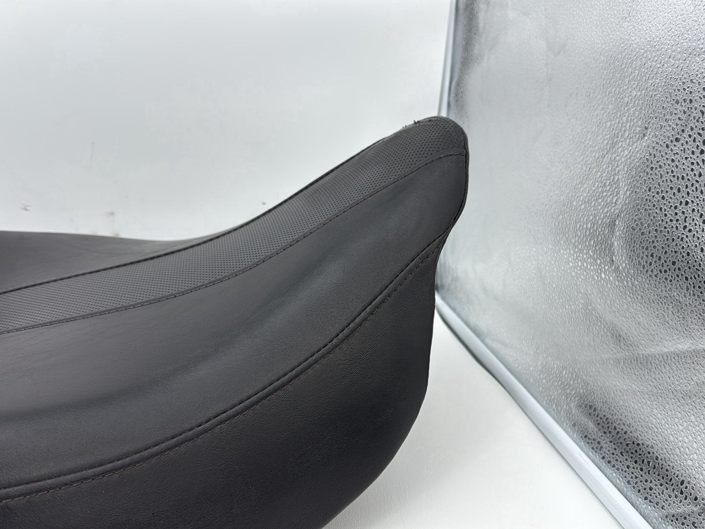 2007 - 2011 Harley-Davidson Touring Street Glide Passenger Rider Driver Seat Saddle 	52320-09