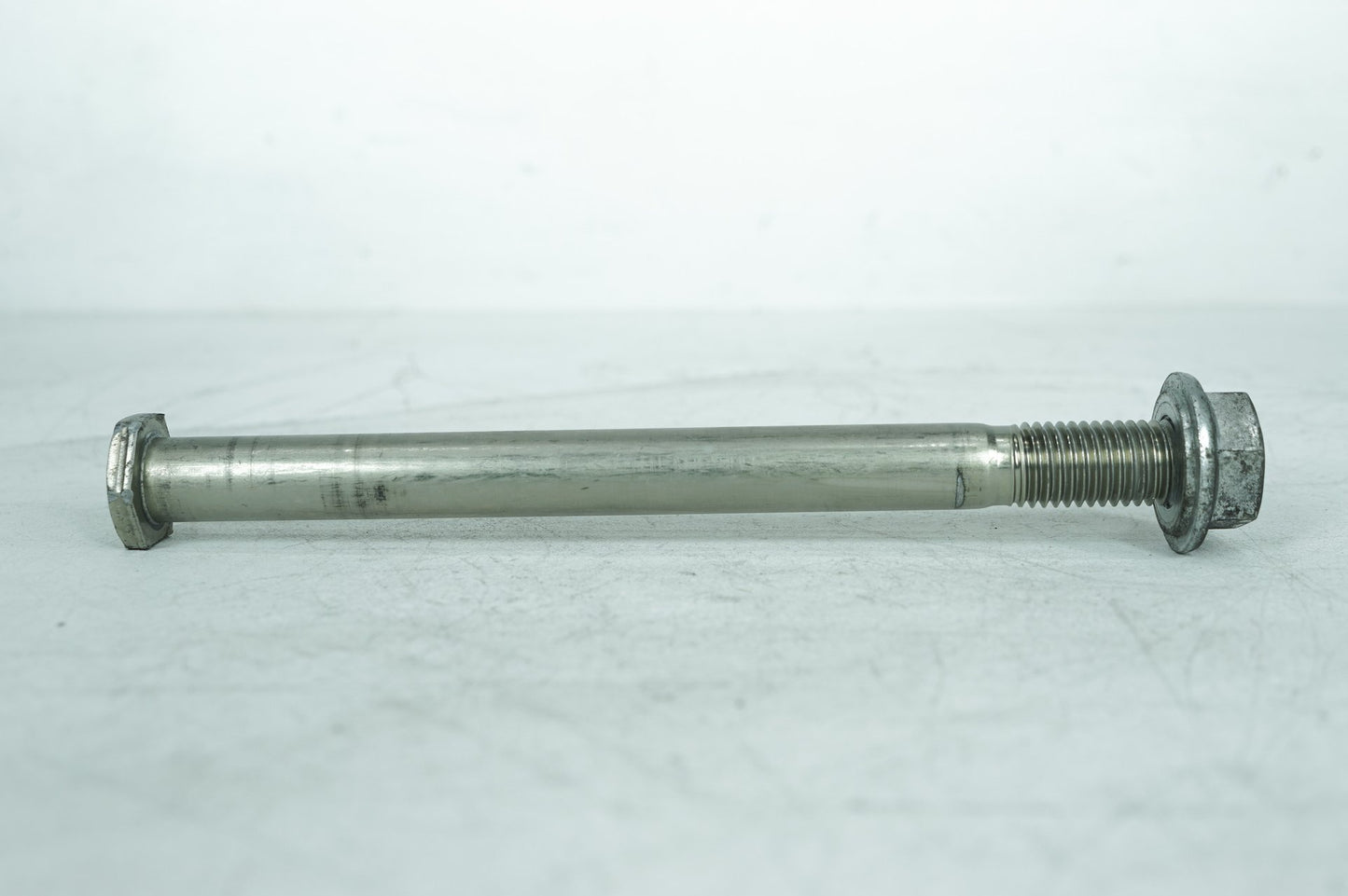 2007 - 2017 Harley-Davidson Dyna Low Rider Rear Fork Swingarm Pivot Bolt Shaft 47641-06
