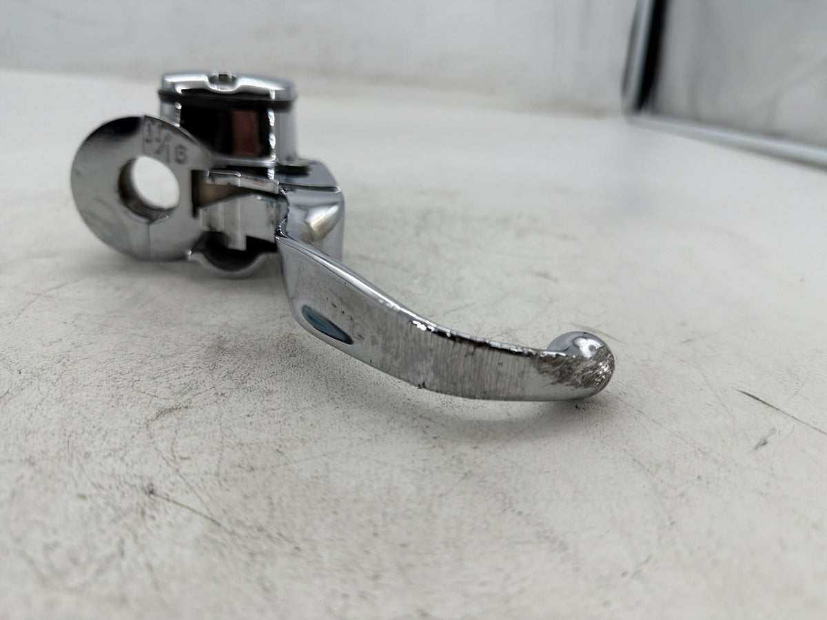 2006 Harley Road King Touring OEM Front Right Brake Lever Master Cylinder CHROME
