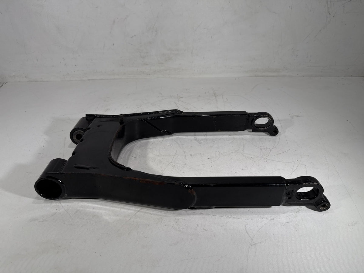 2002 Harley Electra Glide Touring FLHT OEM Rear Fork Swingarm Swing Arm