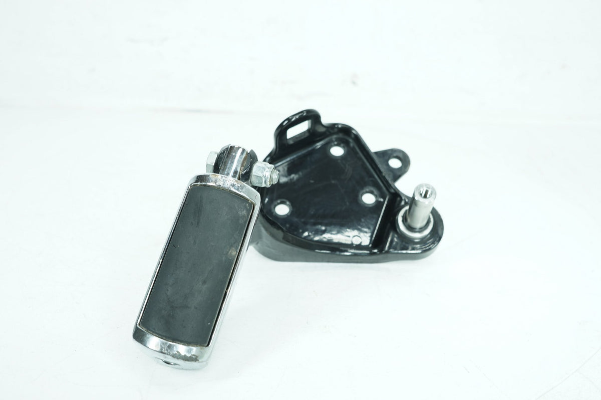 2004 Harley Softail FXST Standard OEM Right Driver Foot Controls Peg Rest