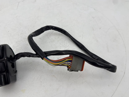 1999 - 2006 Harley-Davidson Touring Electra Glide Ultra Left Turn Signal Headlight Switches Controls  	71682-06