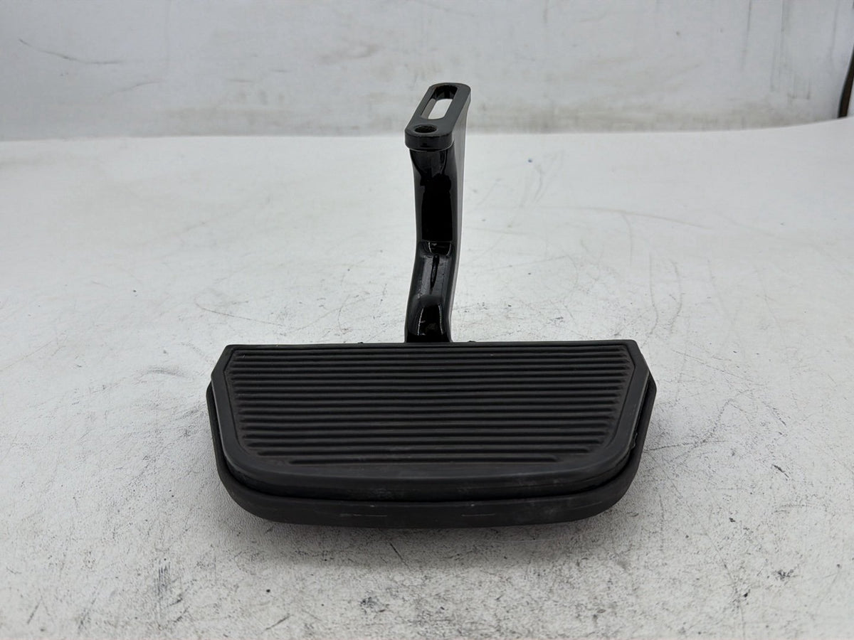 2015 Harley Electra Glide Touring Ultra Low OEM 1 Passenger Floorboard Foot Rest