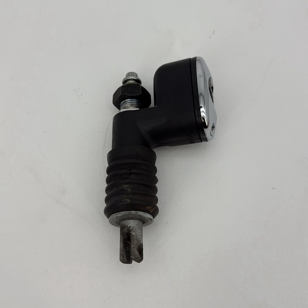 2007 - 2012 Harley-Davidson Touring Street Glide Rear Brake Master Cylinder Reservoir  	41767-05A
