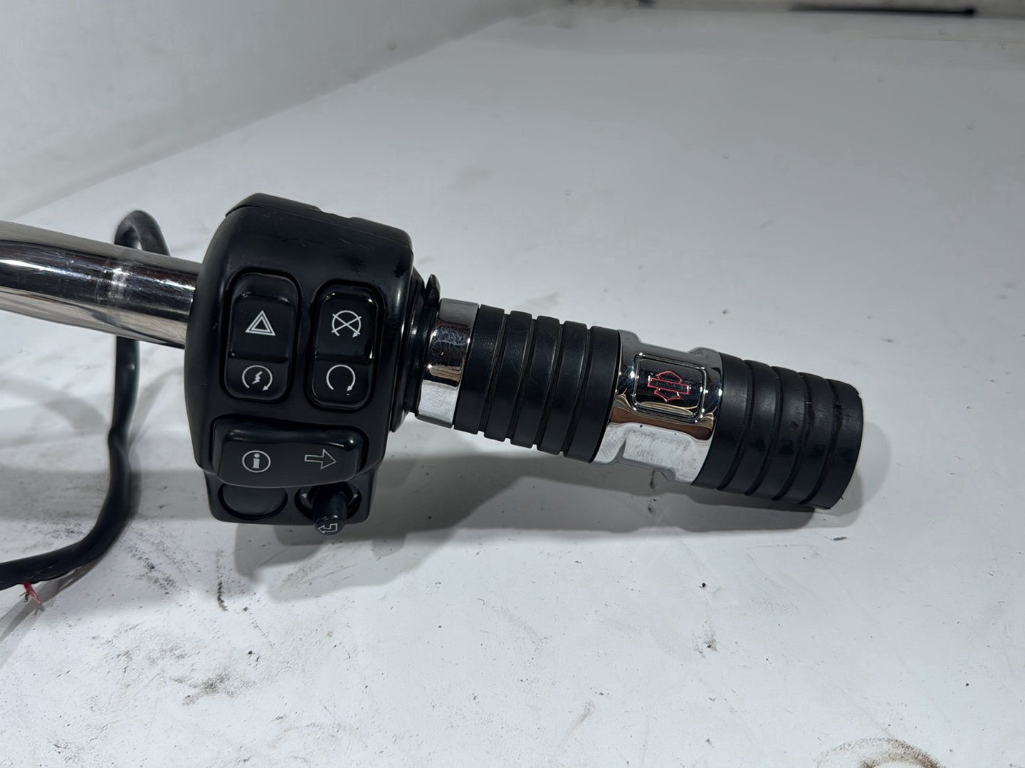 2015 Harley Electra Glide Touring Ultra Low OEM Handlebars Left Right Switches Controls