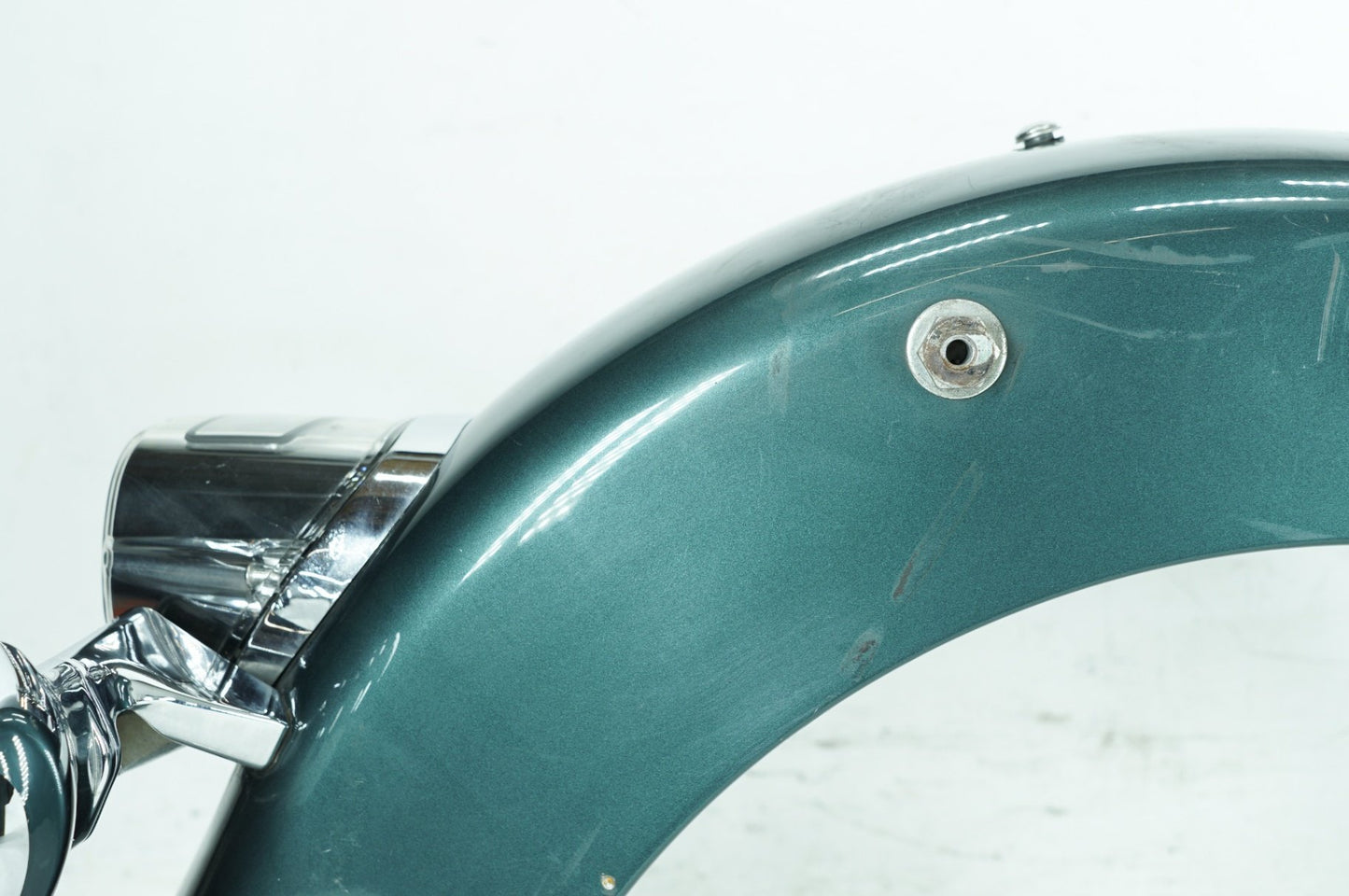 1999 - 2006 Harley-Davidson Touring Electra Glide Ultra Rear Wheel Fender & Turn Signals Bar 59579-01B