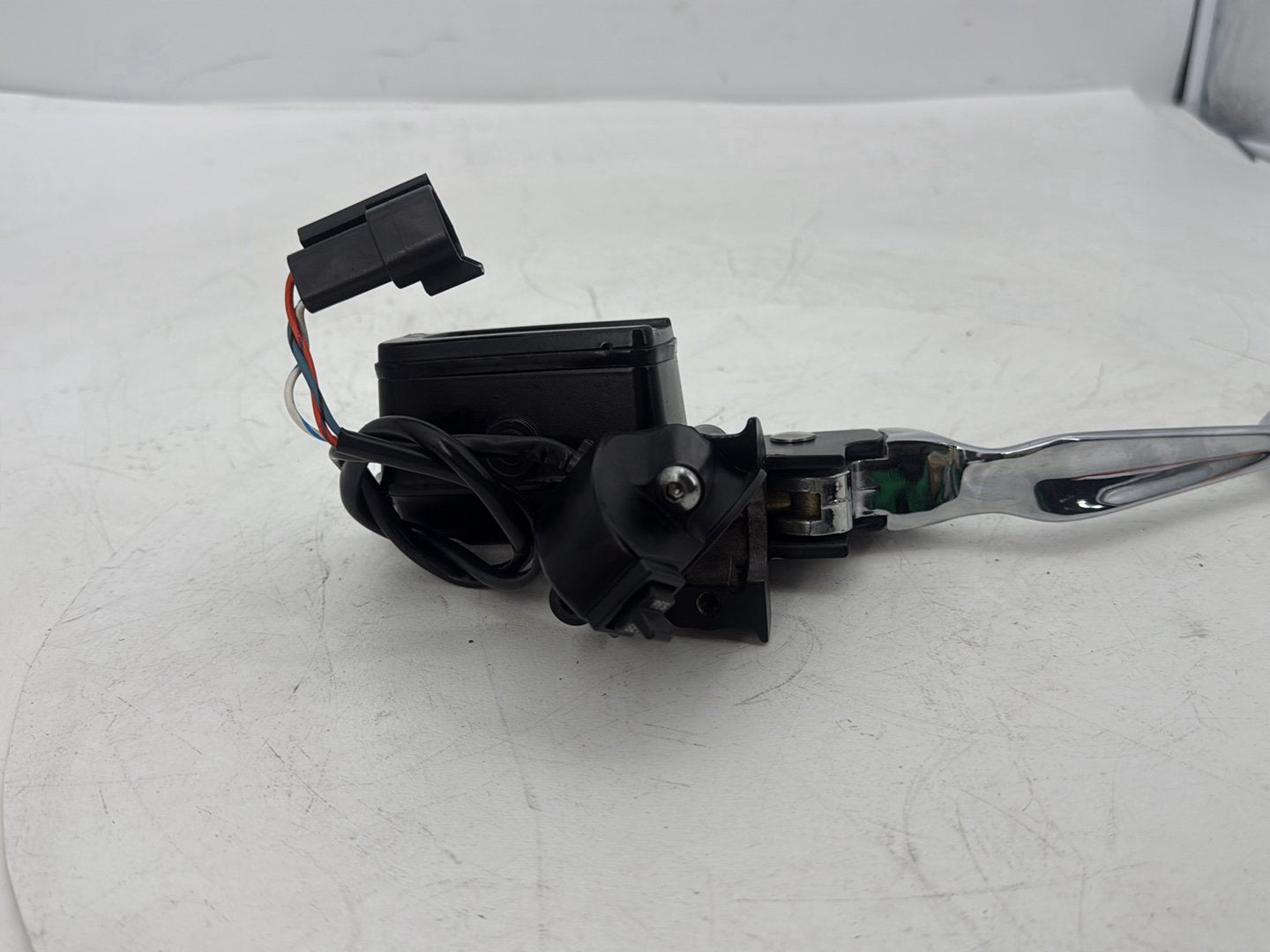 95 Harley Electra Glide Touring Classic Front Right Brake Lever Master Cylinder