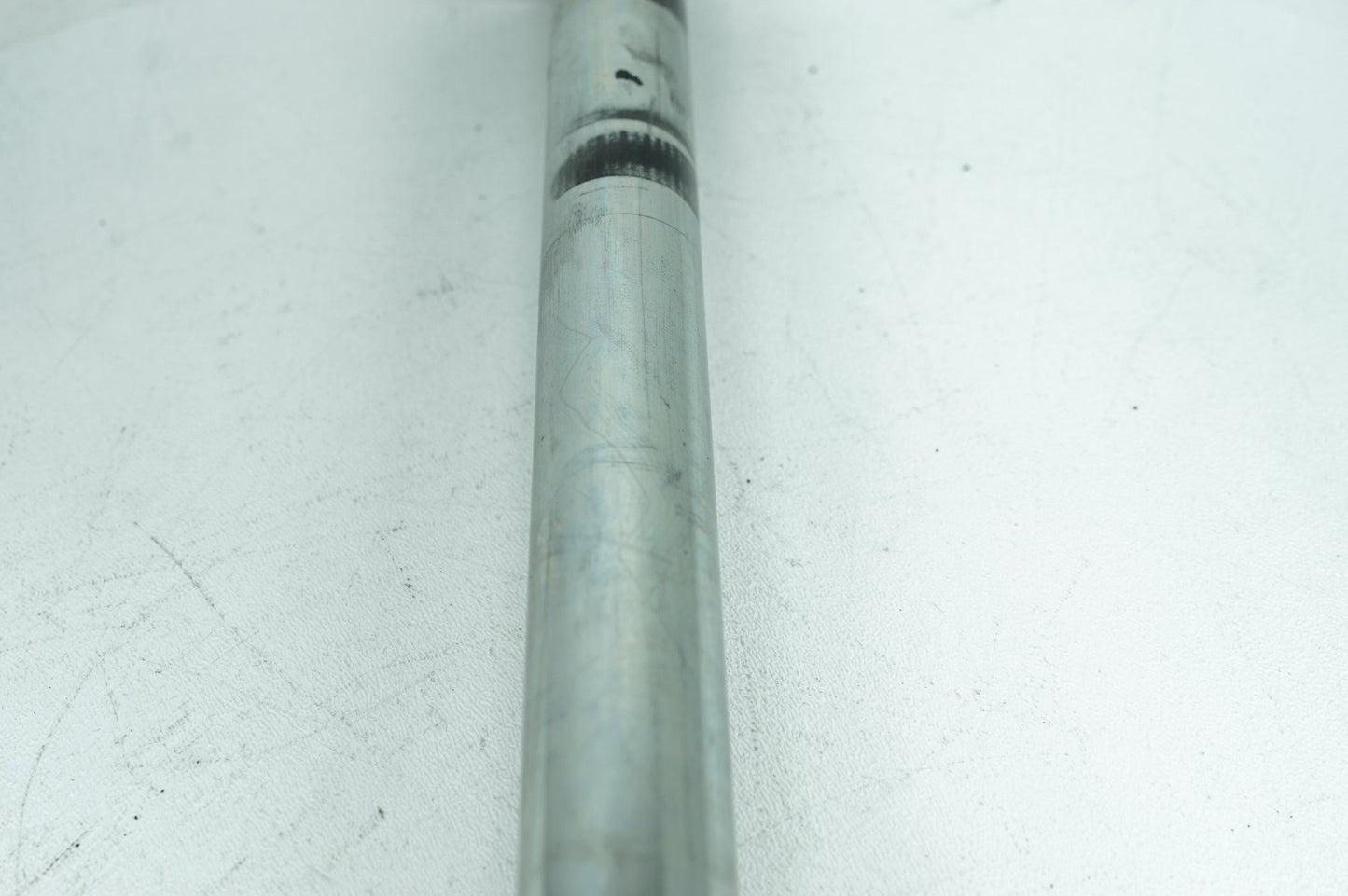2012 - 2016 Harley-Davidson Touring Electra Glide Ultra Rear Wheel Axle Bolt Shaft  41056-09
