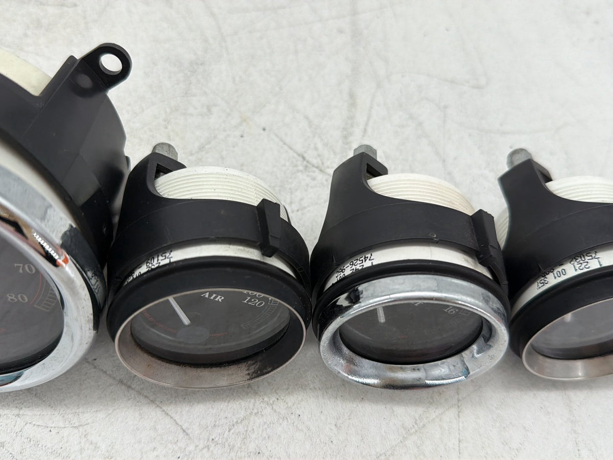 2006 Harley Electra Glide Touring Ultra FLHTCUI OEM Air Oil Volt Fuel Tacho Speedo Gauges