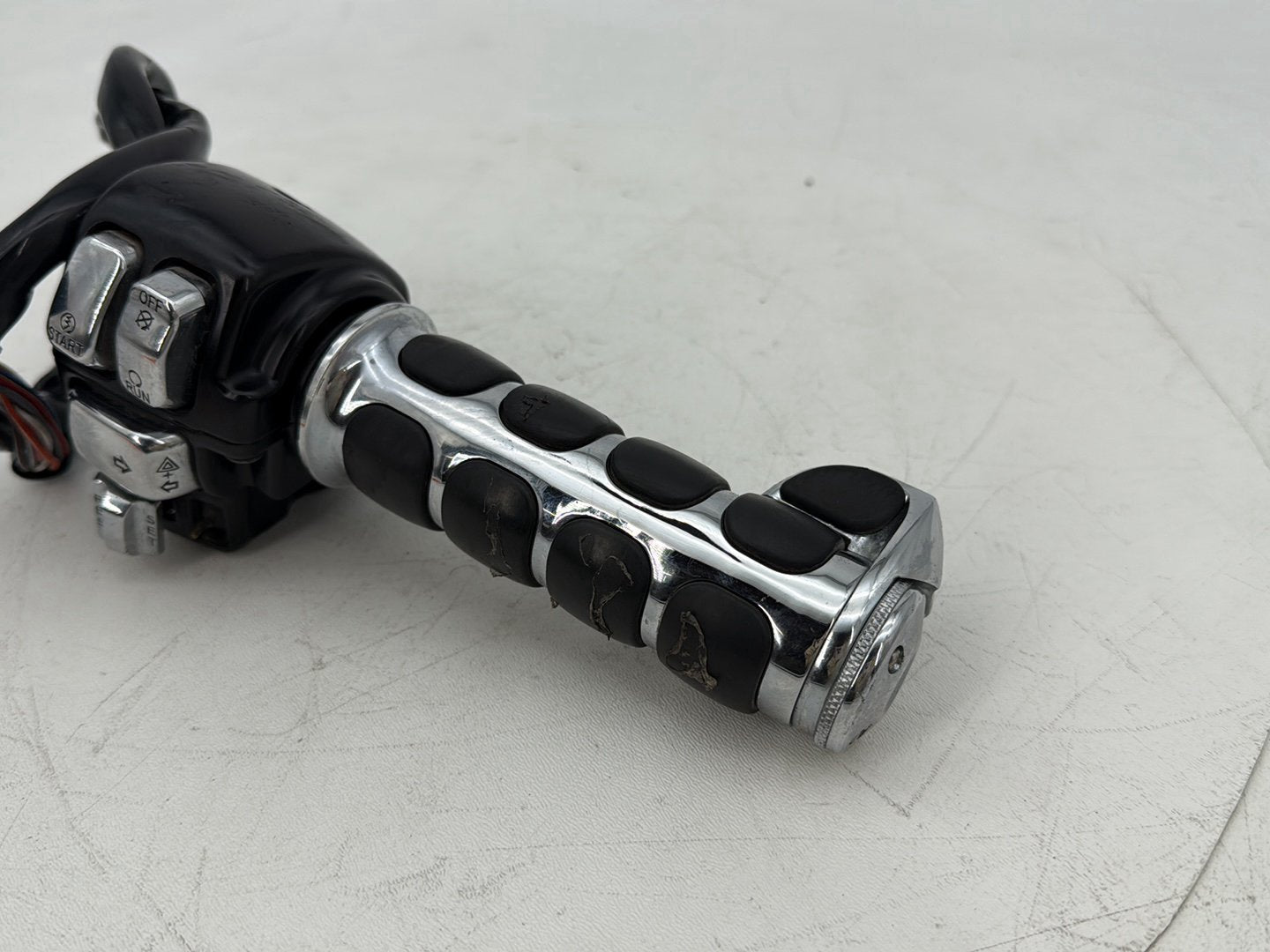 2007 - 2012 Harley-Davidson Touring Electra Glide Ultra Right Engine Start Kill Switches Controls 	71684-06