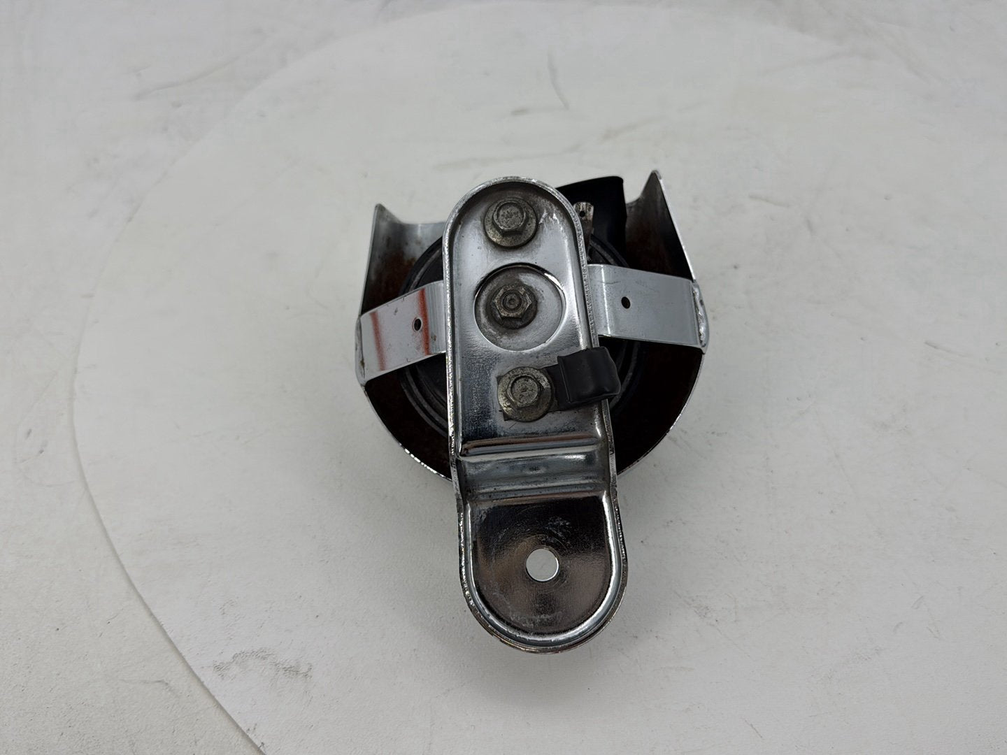 2005 Harley Road Glide Touring FLTRI OEM Horn Signal Klaxon Chrome Cover